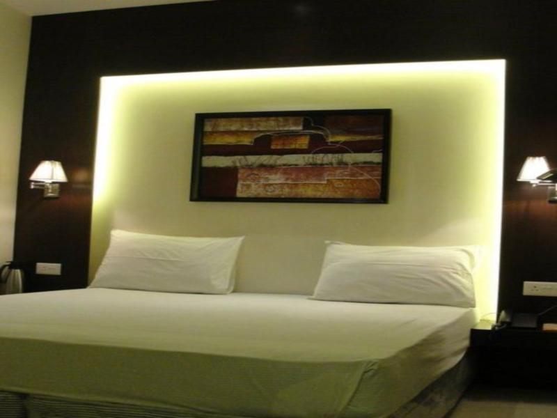Hotel D'Grand Bareilly Ngoại thất bức ảnh