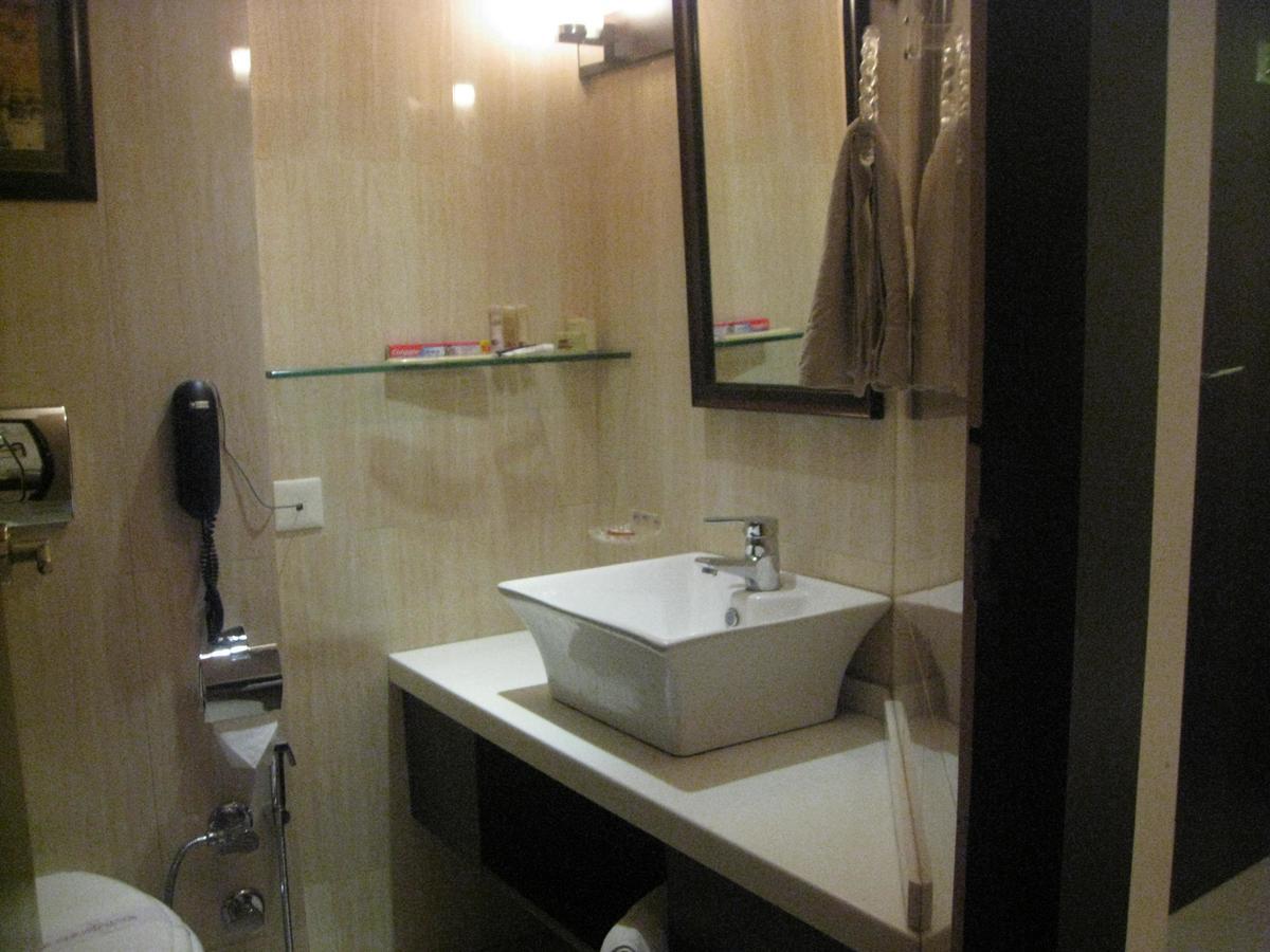 Hotel D'Grand Bareilly Ngoại thất bức ảnh
