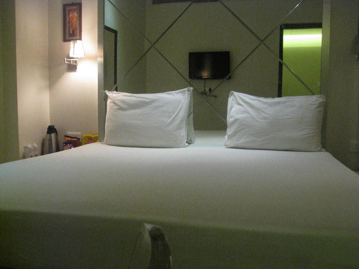Hotel D'Grand Bareilly Ngoại thất bức ảnh