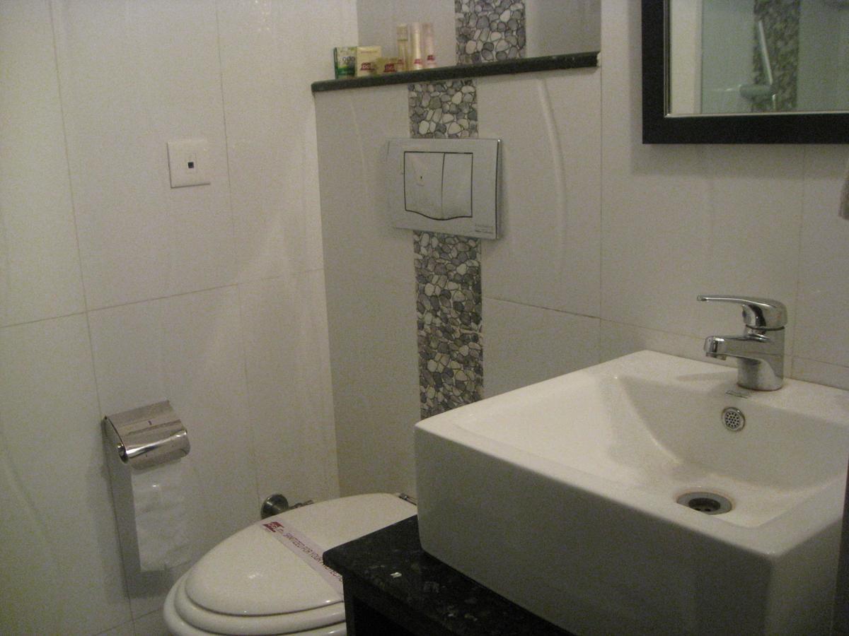 Hotel D'Grand Bareilly Ngoại thất bức ảnh