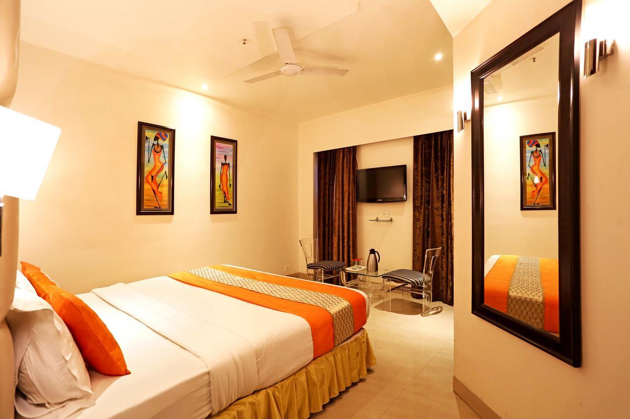 Hotel D'Grand Bareilly Ngoại thất bức ảnh