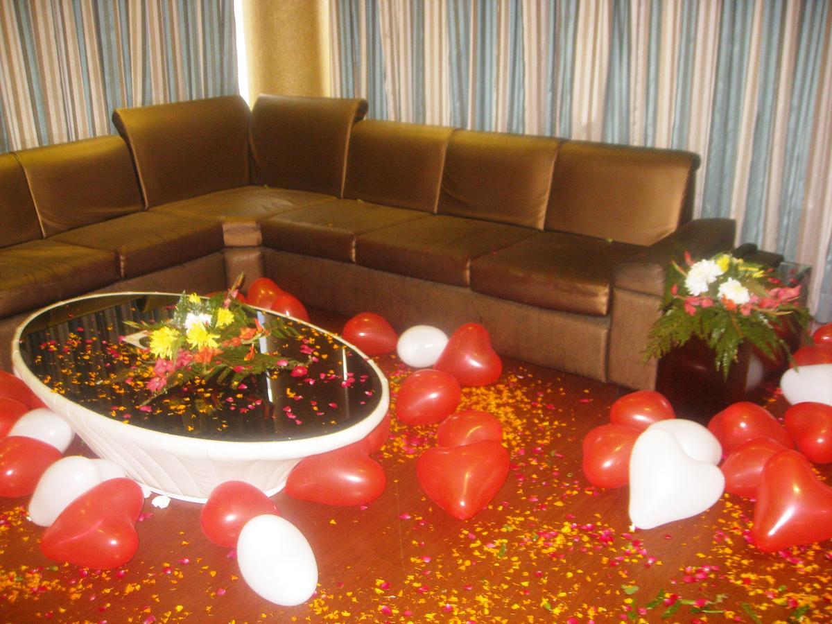 Hotel D'Grand Bareilly Ngoại thất bức ảnh